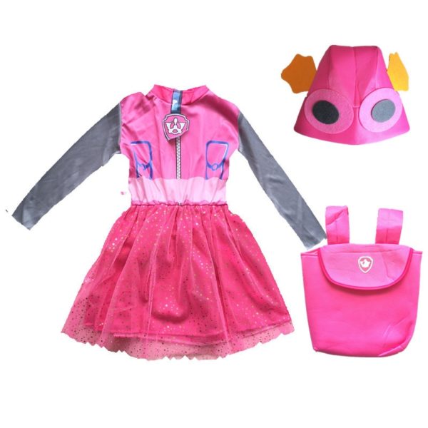 Déguisement Stella de Pat Patrouille. Il est composé d'une combinaison jupe rose avec les manches grises. Un chapeau rose ainsi qu'un sac à dos rose.