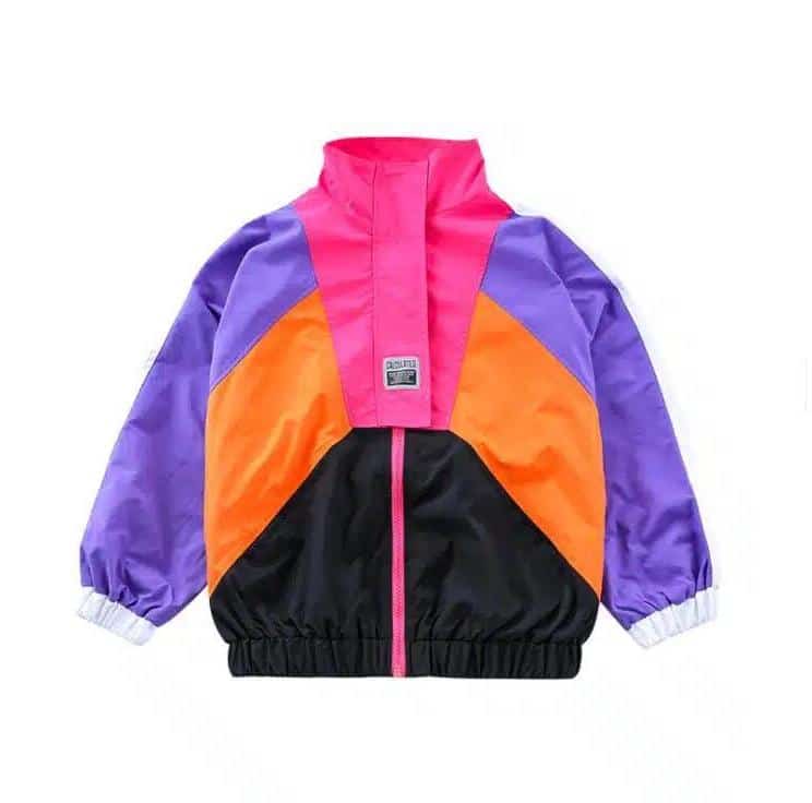 Déguisement années 90 composé d'une veste de couleur rose, orange, noir et violet