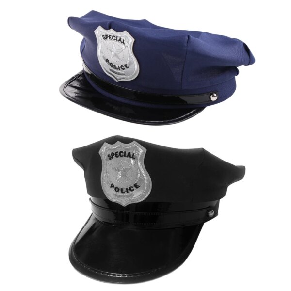 Une casquette bleue et une casquette noire de policier sur fond blanc.