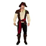 Homme portant le costume de pirate adulte pour homme, avec le pantalon, la tunique beige avec le gilet marron, la ceinture rouge et le chapeau de pirate, sur fond blanc.