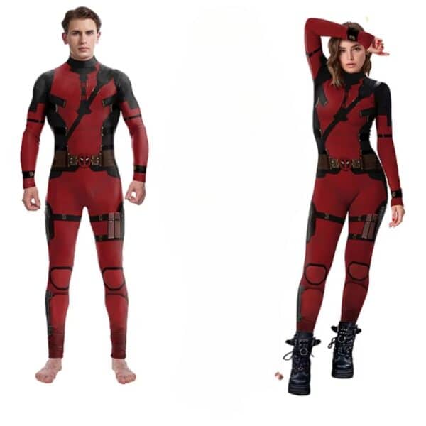 on voit sur un fond blanc un déguisement Deadpool unisexe rouge et noir on le voit sur un homme et sur une femme