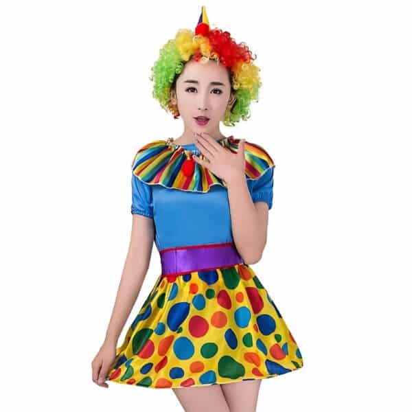 Déguisement clown pour femme sur fond blanc